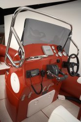 Dual Professional console with front seat