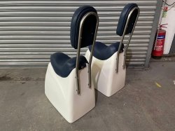 Extreme seat pair