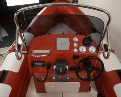 Dual Professional console with front seat